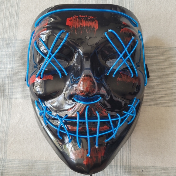 New Halloween Skeleton LED Light-up Mask - Picture 3 of 8